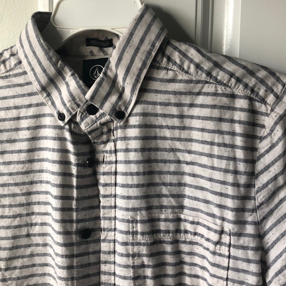 Volcom Button Down - Picture 2 of 3